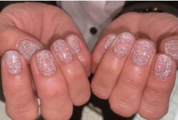 「ハンド フラッシュ・ワンカラー」光り方がとても綺麗なのでぜひおすすめです！|Nail Salon Linda