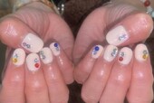 「ハンド 定額デザイン」パーツがカラフルで盛り沢山です☆|Nail Salon Linda