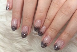 「ハンド グラデーション」ブルーラメのグラデーションネイル！ 爽やかなお色味が素敵です^ ^|Nail Salon Linda
