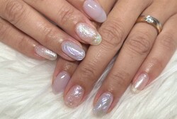 「ハンド 定額デザイン」爽やかなパープルのニュアンスデザインです！ オーロラがアクセントに素敵です^ ^|Nail Salon Linda