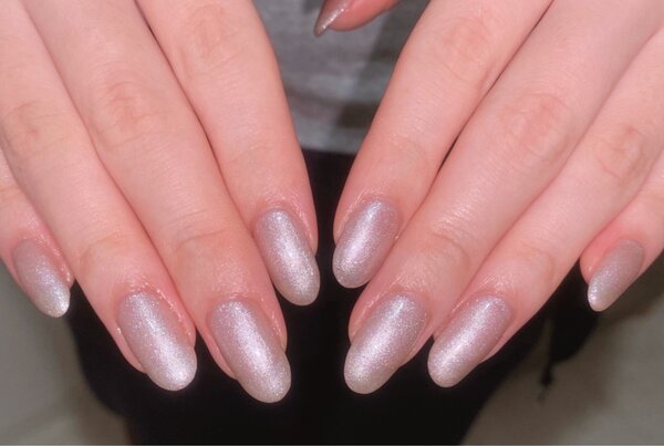「ハンド ワンカラー」ラメの質感がとても上品で素敵です！|Nail Salon Linda