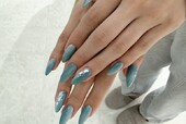 「ハンド 定額デザイン」フォームでの長さ出し！ ブルーの縦グラデが涼しげです！|Nail Salon Linda