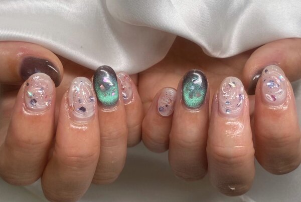 「ハンド ライトコース＋パーツ」クリア感や奥行き感がこわいいデザインです！|Nail Salon Linda
