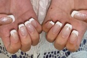 「ハンド ミドルコース」フラッシュベースに白フレンチで上品かつキラキラに♪|Nail Salon Linda