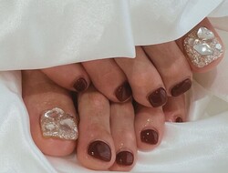 「フット ライトコース」親指の埋め尽くし風がゴージャスで素敵です♪|Nail Salon Linda