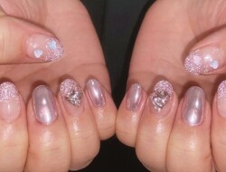 「ハンド 定額デザイン」ピンクのフラッシュにミラーで盛りだくさんです！|Nail Salon Linda