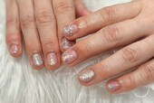 「ハンド 定額デザイン」お色味変更でピンクのラメとシルバーのラメのキラキラデザインです^_^|Nail Salon Linda