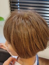 白髪率80〜100%だからこそ楽しめる、天然ヘナのゴールドベージュとドライカット|hair Qril