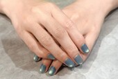 「ハンド マグネット・ワンカラー」しっかりめカラーもショートネイルでかわいい印象に！|Nail Salon Linda