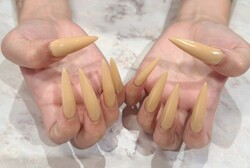 「ハンド ワンカラー＋10本チップ長さだし」落ち着いた色味のワンカラーです。|Nail Salon Linda