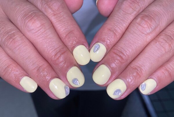 「ハンド ライトコース」マグネットの上にぷっくりジェルで立体感がとても出て綺麗です！|Nail Salon Linda