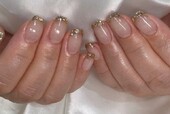 「ハンド ガラスフレンチ」上品かつ華やかな印象になります！|Nail Salon Linda