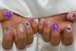 「ハンド ミドルコース」お花を手書きやパーツでつくり盛りだくさんです！|Nail Salon Linda