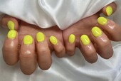 「ハンド ワンカラー」ネオンの黄色で、とても明るくて素敵です♪|Nail Salon Linda