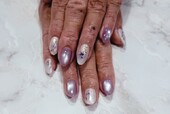 「ハンド ライトコース」華やかだけど大人っぽくまとまる仕上がりです！|Nail Salon Linda