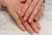 「ハンド 定額デザイン」肌なじみの良いヌードピンクで、自然に手元がきれいに見える仕上がり！|Nail Salon Linda