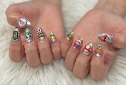 「ハンド ミドルコース」パーツをお持ち込みいただきました！ シルバーのベースでイベントの主役ネイルですね^_^|Nail Salon Linda