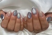 「ハンド ライトコース」水色のフラッシュマグネットが夏らしくてお似合いです♪|Nail Salon Linda