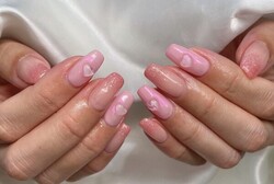 「ハンド  ライトコース」ピンクのミラーにラメグラデーションと可愛らしいお仕上がりになります！|Nail Salon Linda