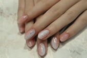 「ハンド 定額デザイン」柔らかいグラデにラメを重ねた、透明感のあるデザイン。|Nail Salon Linda