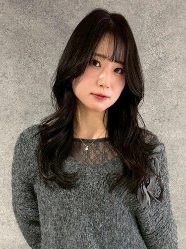 顔周りくびれレイヤー×艶暗髪