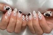「ハンド ミドルコース」白黒カラーで親指がポイントです♪|Nail Salon Linda