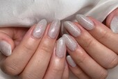 「ハンド フラッシュネイル」白のフラッシュで夏らしくキラキラに♪|Nail Salon Linda