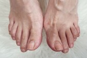 「フットケア」キューティクルケアと角質ケアでナチュラルな美しさです。|Nail Salon Linda
