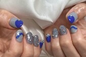 「ハンド ライトコース」青とグレーの組み合わせで夏らしさを少し残した雰囲気にしています♪|Nail Salon Linda