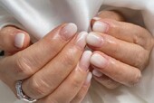 「ハンド グラデーション・ワンカラー」白のグラデーションで爽やかで綺麗です！|Nail Salon Linda