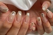「ハンド 定額デザイン」ゴールド系のラメで統一感があり素敵です！|Nail Salon Linda