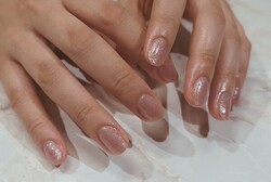 「ハンド ラメ・ワンカラー」少し秋を意識したラメワンカラーです|Nail Salon Linda