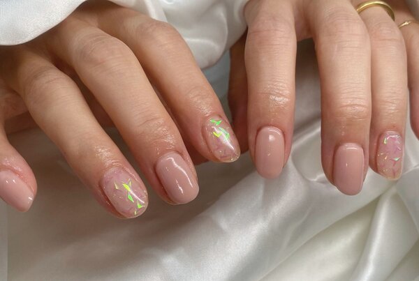 「ハンド ワンカラー」2色まで使用できるのでデザイン性もでて素敵ですね！|Nail Salon Linda