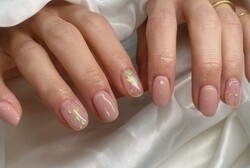 「ハンド ワンカラー」2色まで使用できるのでデザイン性もでて素敵ですね！|Nail Salon Linda