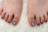 「フット マグネット・ワンカラー」ブラウンベースにブルーのマグネットが可愛いカラーです|Nail Salon Linda