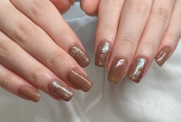 「ハンド 定額デザイン」ちゅるんとしたブラウンで秋らしさが出ます！|Nail Salon Linda