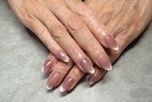 「ハンド マグネット・ワンカラー」光を先端に集めて指長効果もアップです。|Nail Salon Linda