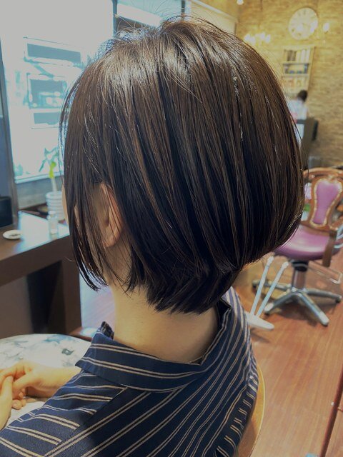 大人可愛い前下がりショートボブ 30代40代50代|HAIR SPACE G.O.D