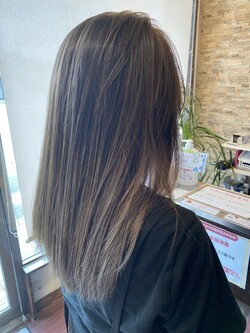 白髪ぼかしハイライト×グレージュロング|HAIR SPACE G.O.D