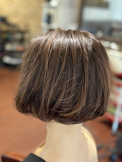 大人可愛いヘルシーショートボブ 30代40代50代|HAIR SPACE G.O.D