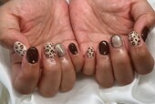 「ハンド ミドルコース」ヒョウ柄と茶色のマグネットにワンカラーで、おしゃれな秋デザインです！|Nail Salon Linda