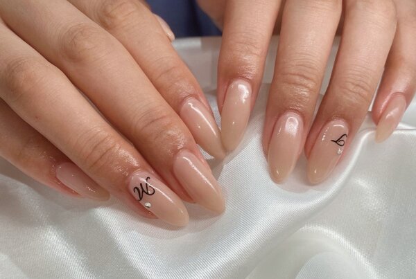 「ハンド ワンカラー」別途パーツ代！スキンカラーで、シンプルかつ綺麗な仕上がりに♪|Nail Salon Linda