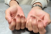 「ハンド グラデーション」秋を意識した落ち着いたカラーが秋冬にぴったりです！|Nail Salon Linda