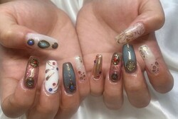 「ハンド ミドルコース」東南アジアをテーマにしたネイルで個性が溢れて素敵です！|Nail Salon Linda