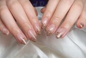 「ハンド ラメ・グラデーション」大きさの違うラメ感がザクザクしていてとても華やかです！|Nail Salon Linda