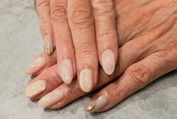 「ハンド ミドルコース」色味を肌馴染みの良いカラーに変更してナチュラルに仕上げてます。