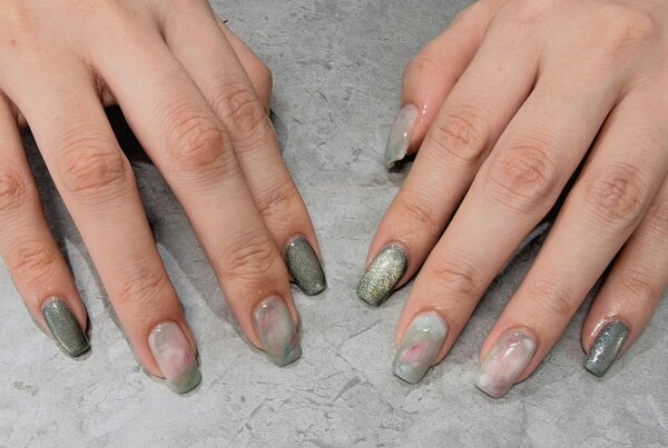 「ハンド ライトコース」カラーを変更してモネの池をイメージしたカラーで美術館仕様に|Nail Salon Linda