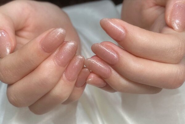 「ハンド ワンカラー」細かめのピンクラメで可愛らしいお仕上がりに！|Nail Salon Linda