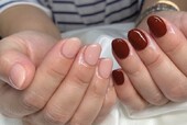 「ハンド ワンカラー」片手ずつ違うカラーでコントラストをはっきりとつけたカラー選びです！|Nail Salon Linda