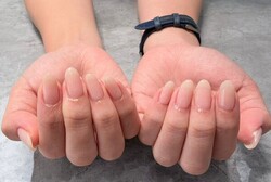 「ハンド ワンカラー」肌馴染みの良いカラーでツヤツヤが可愛いナチュラルネイルです。|Nail Salon Linda